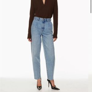 Denim Forum The Luanne High Rise Tapered 30L in Size 25